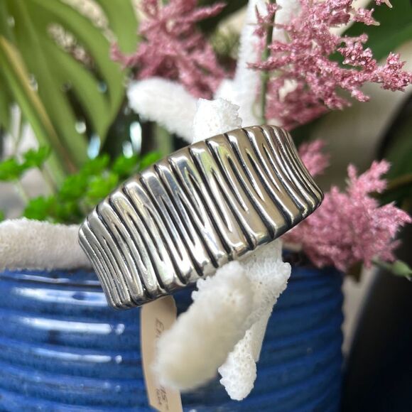 Silver Hinge Bracelet Erica Lyons Fashion Bracelet $16ea / 3 for $25 - Picture 1 of 7